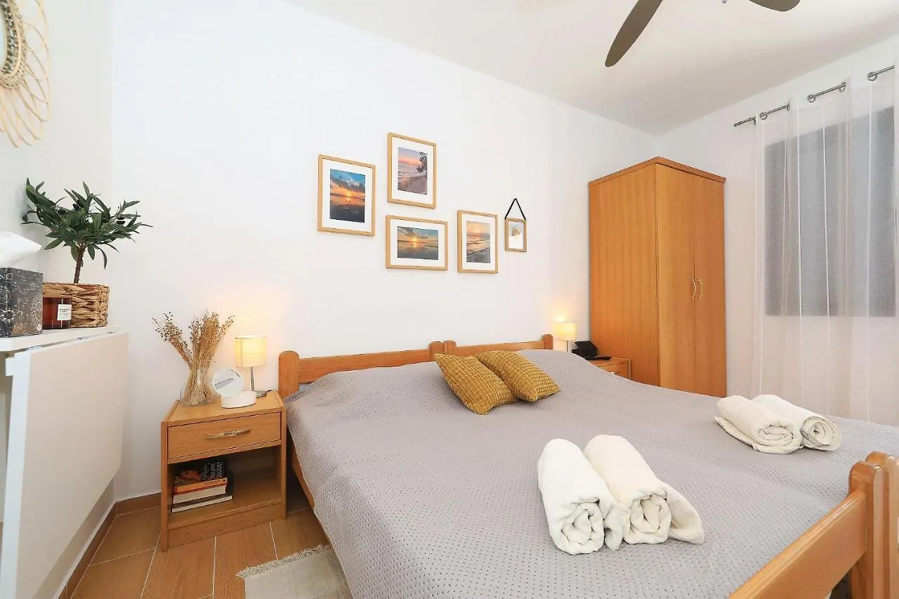 Hibis, No 2 Apartment Starigrad Paklenica 0*,