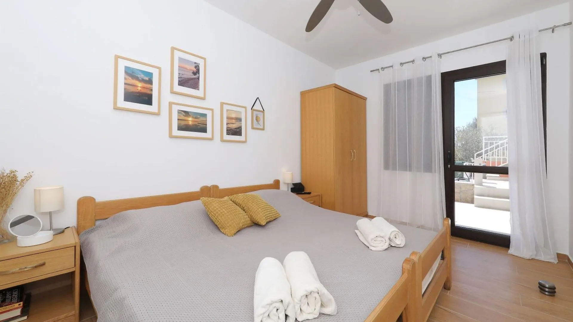 Hibis, No 2 Apartment Starigrad Paklenica