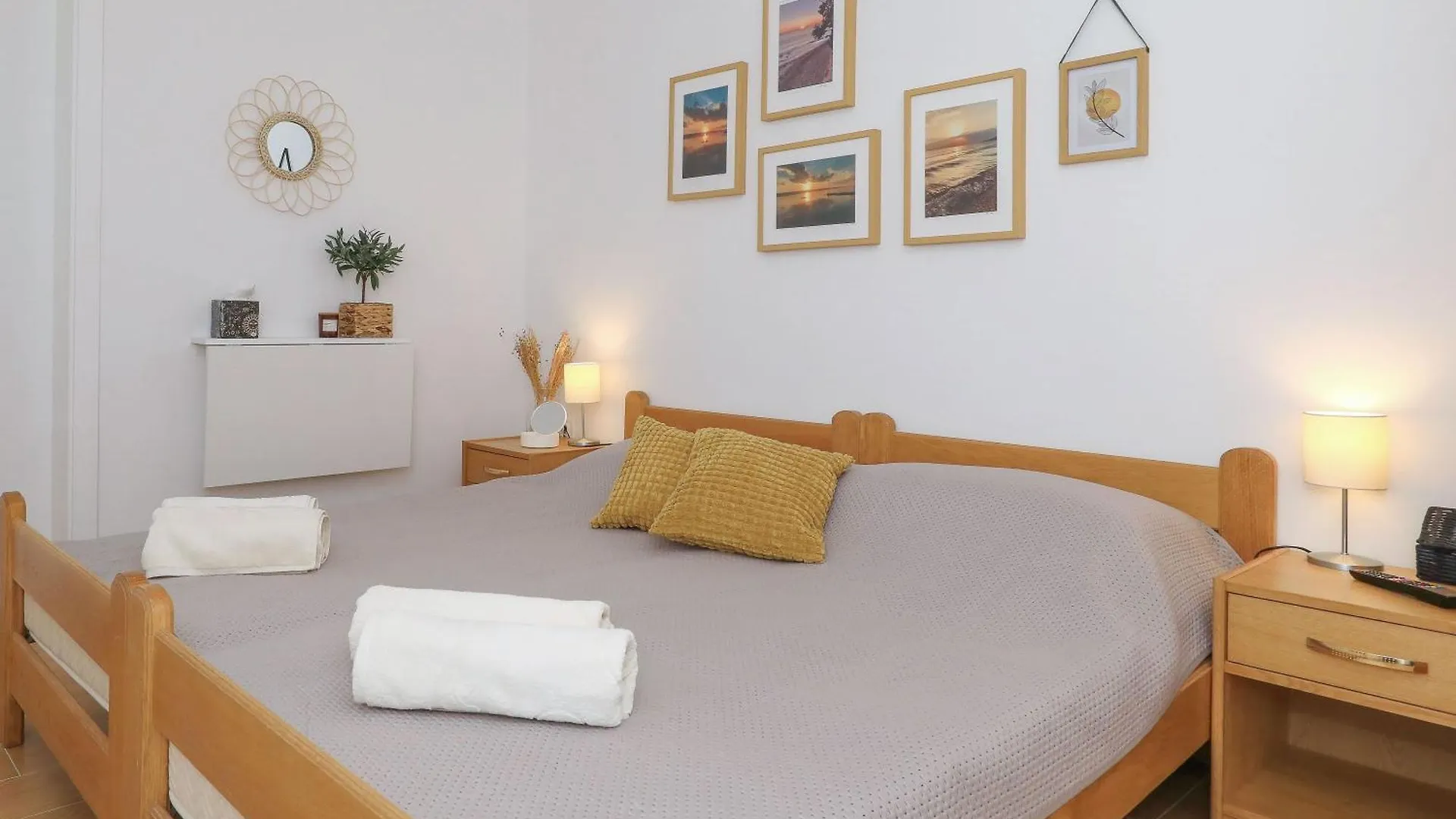 Hibis, No 2 Apartment Starigrad Paklenica