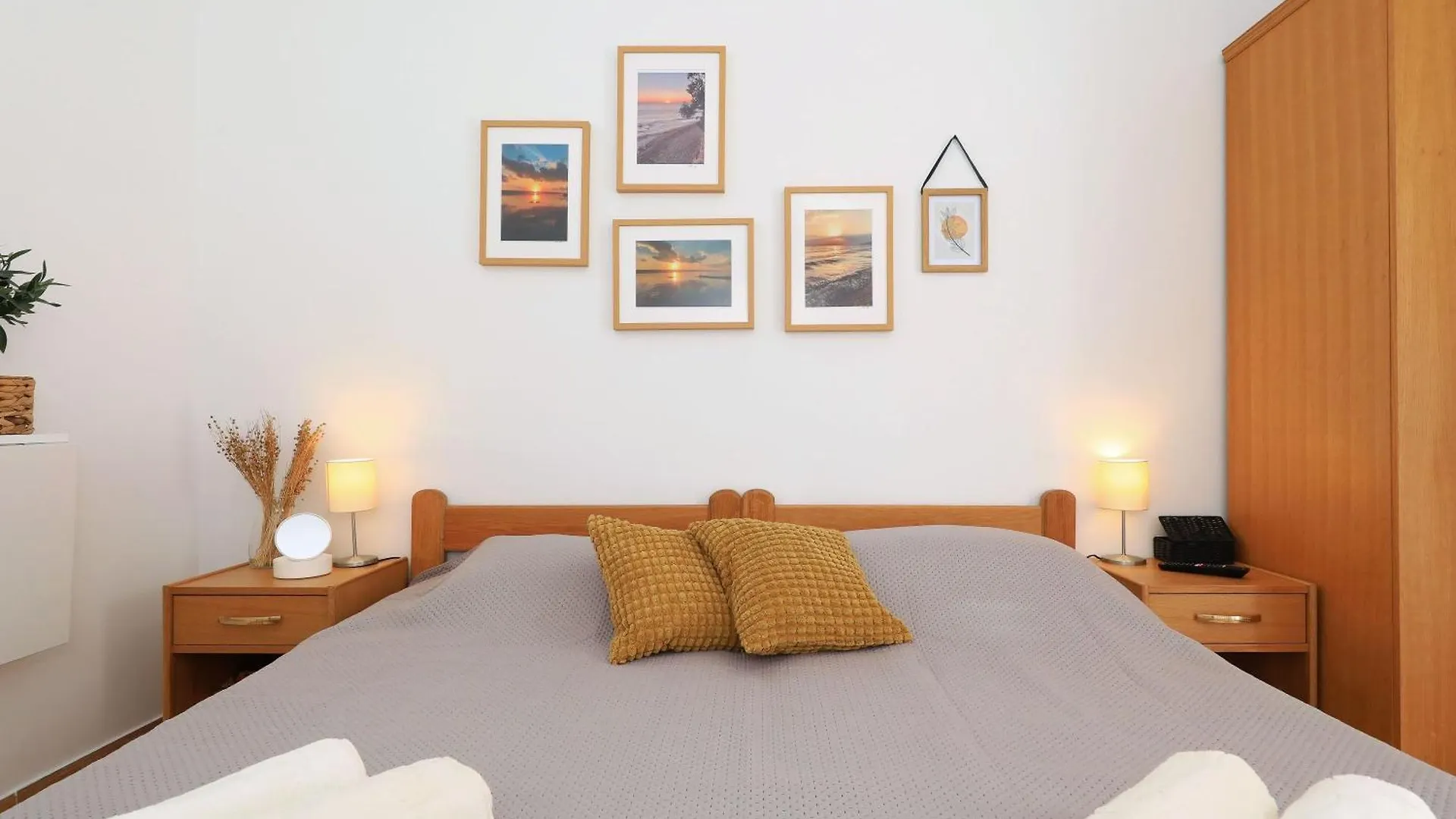 Hibis, No 2 Apartment Starigrad Paklenica