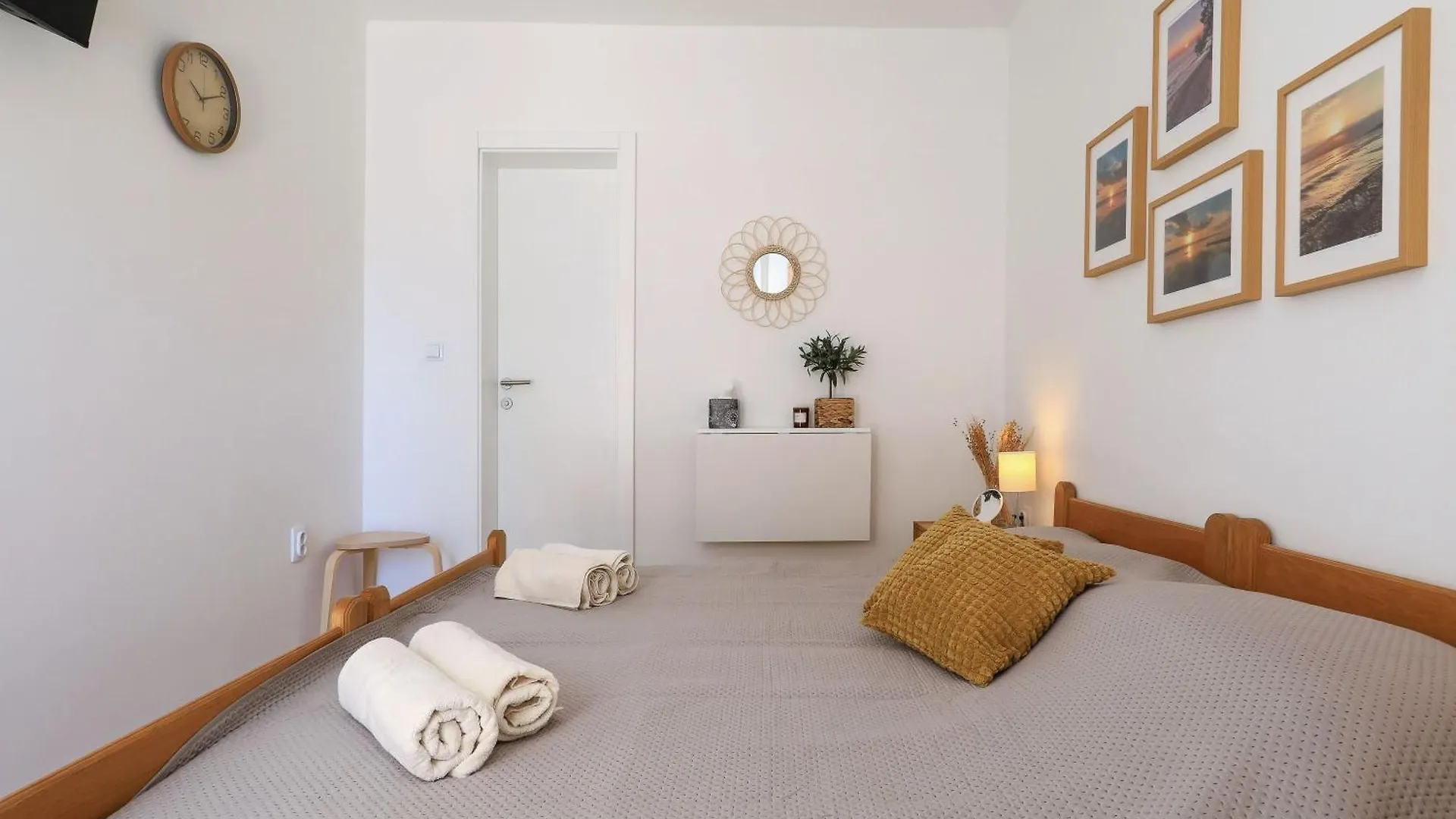 Hibis, No 2 Apartment Starigrad Paklenica