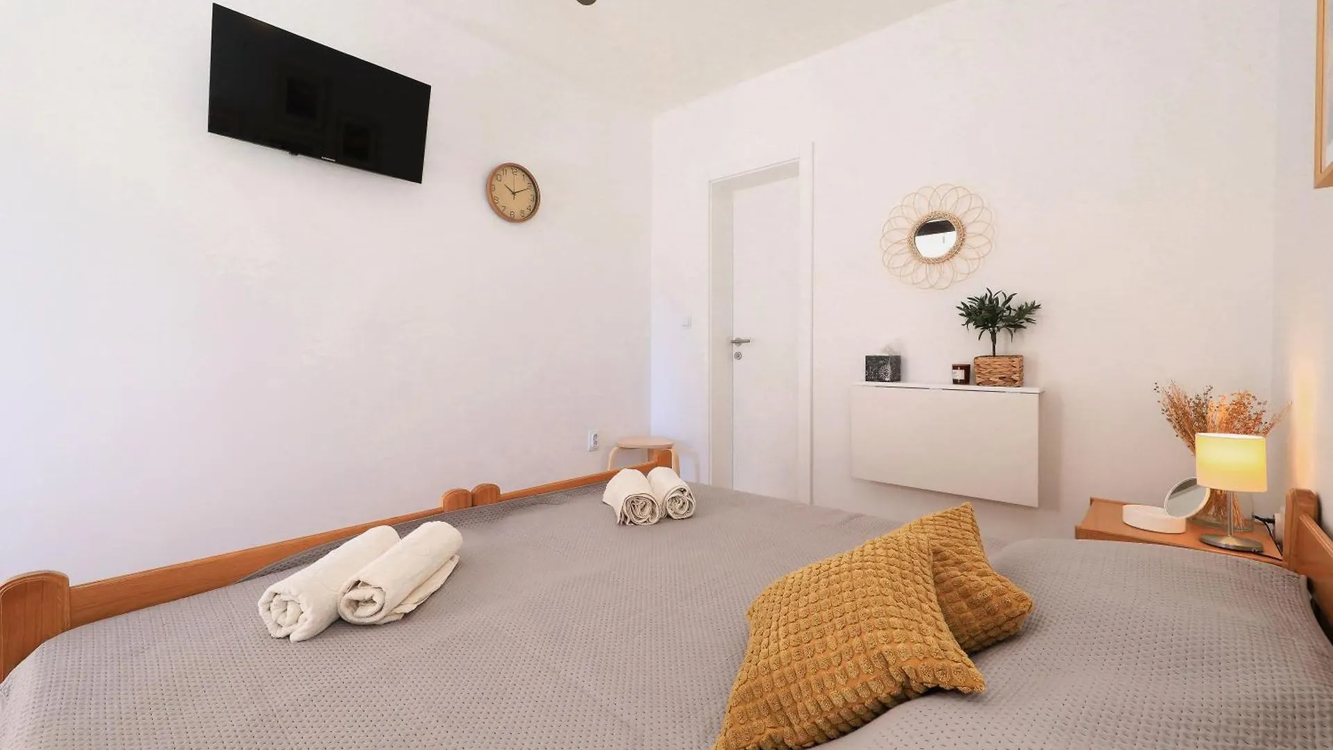 Hibis, No 2 Apartment Starigrad Paklenica 0*,  Croatia